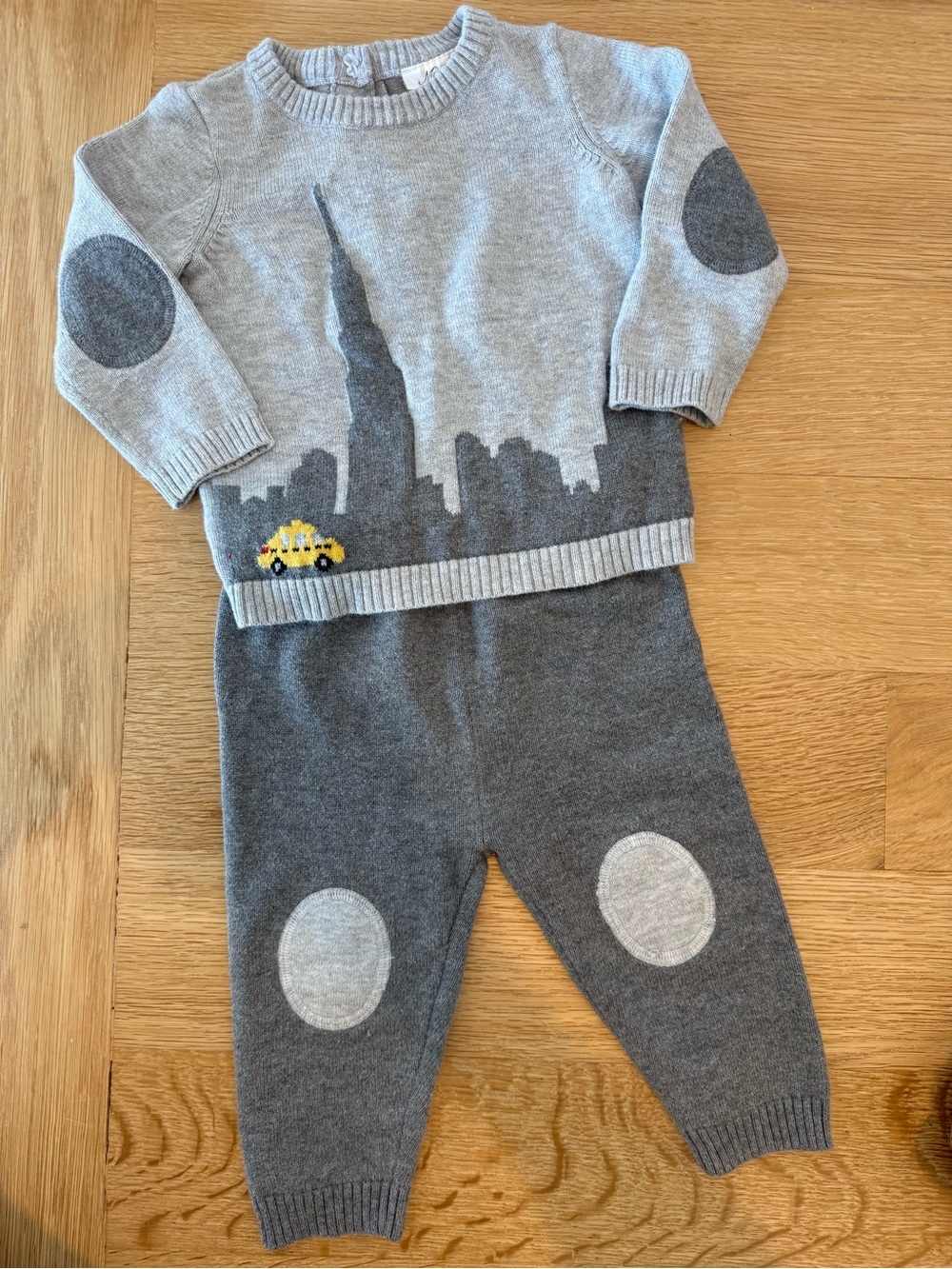 Miniclasix Grey Cotton Knit Baby Sweater Set, NYC City Skyline & Yellow Taxi 9M